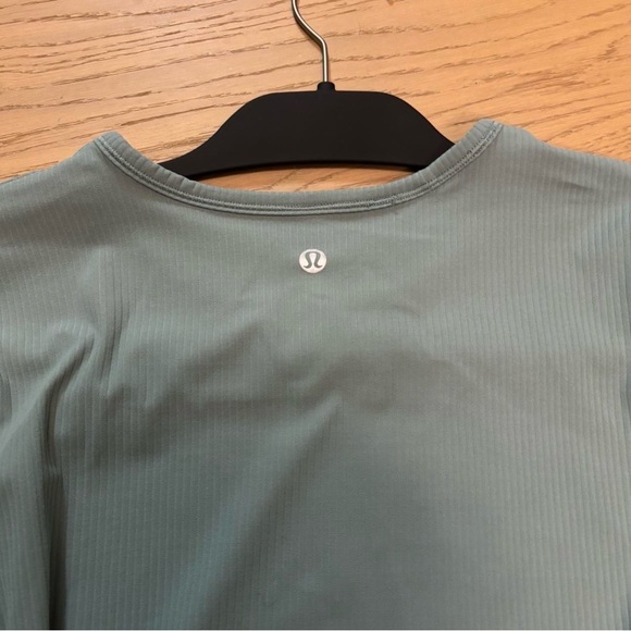Lululemon All It Takes Back-Twist Ribbed Long-Sleeve Shirt in Crater Blue Size 6 - Picture 8 of 8